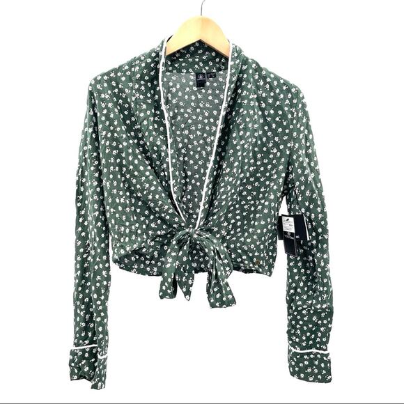 VOLCOM wrapsicle green floral crop top waist tie along sleeve Small (4/6) NWT - Picture 4 of 15